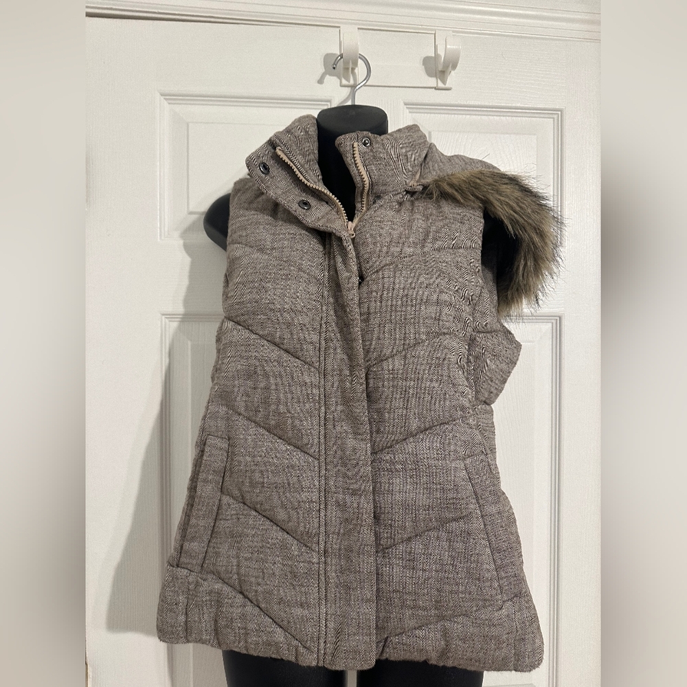 GAP Puffer Vest with Faux Fur Trim
